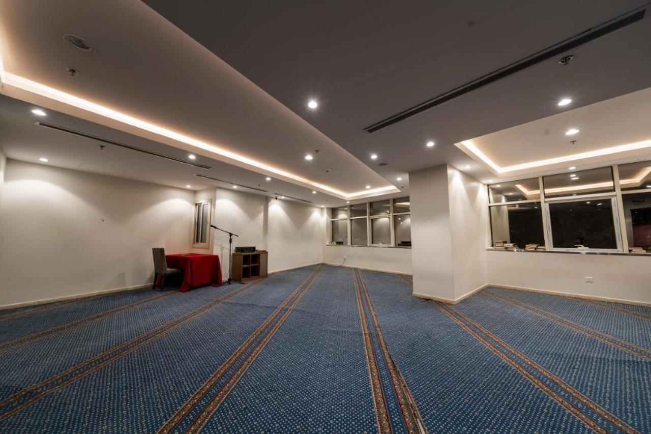 Waseem Al Azizia Hotel *