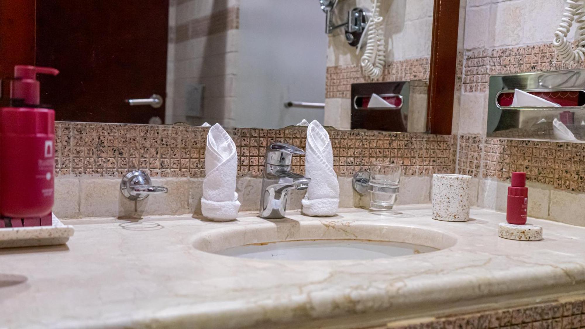 Al Safwah Third Tower 3 Hotel 5*