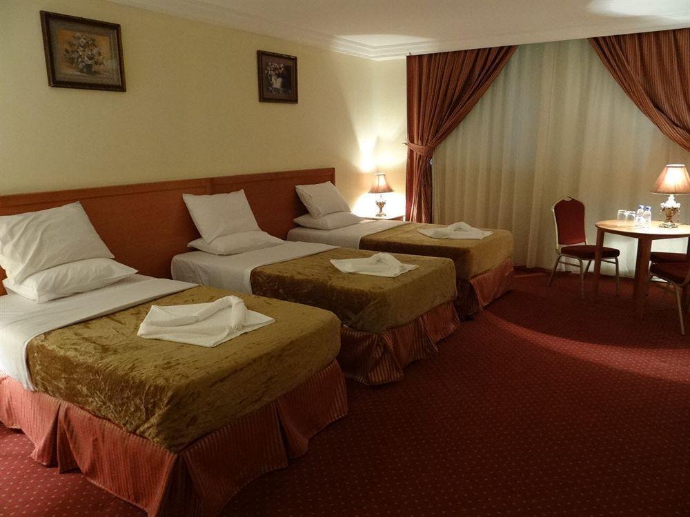 Rowaa Golden Hotel 3*