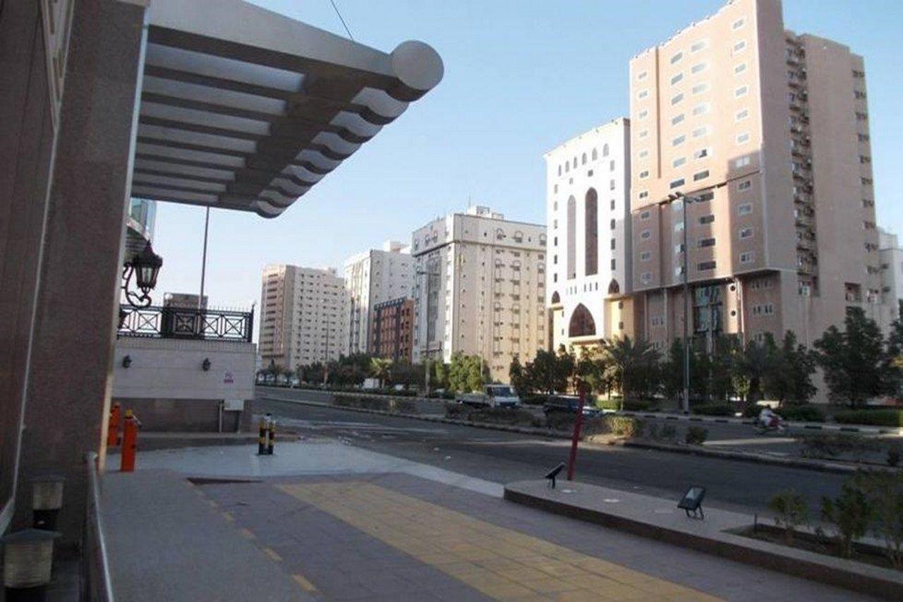 Platinum Abraj Al Ehsan