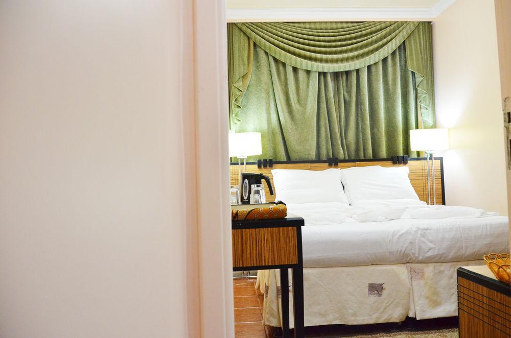 Anwar Al Deafah Hotel