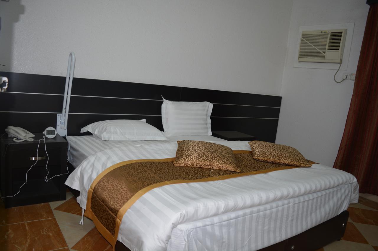 Aparthotel Alnahdi Furnished Apart 4*