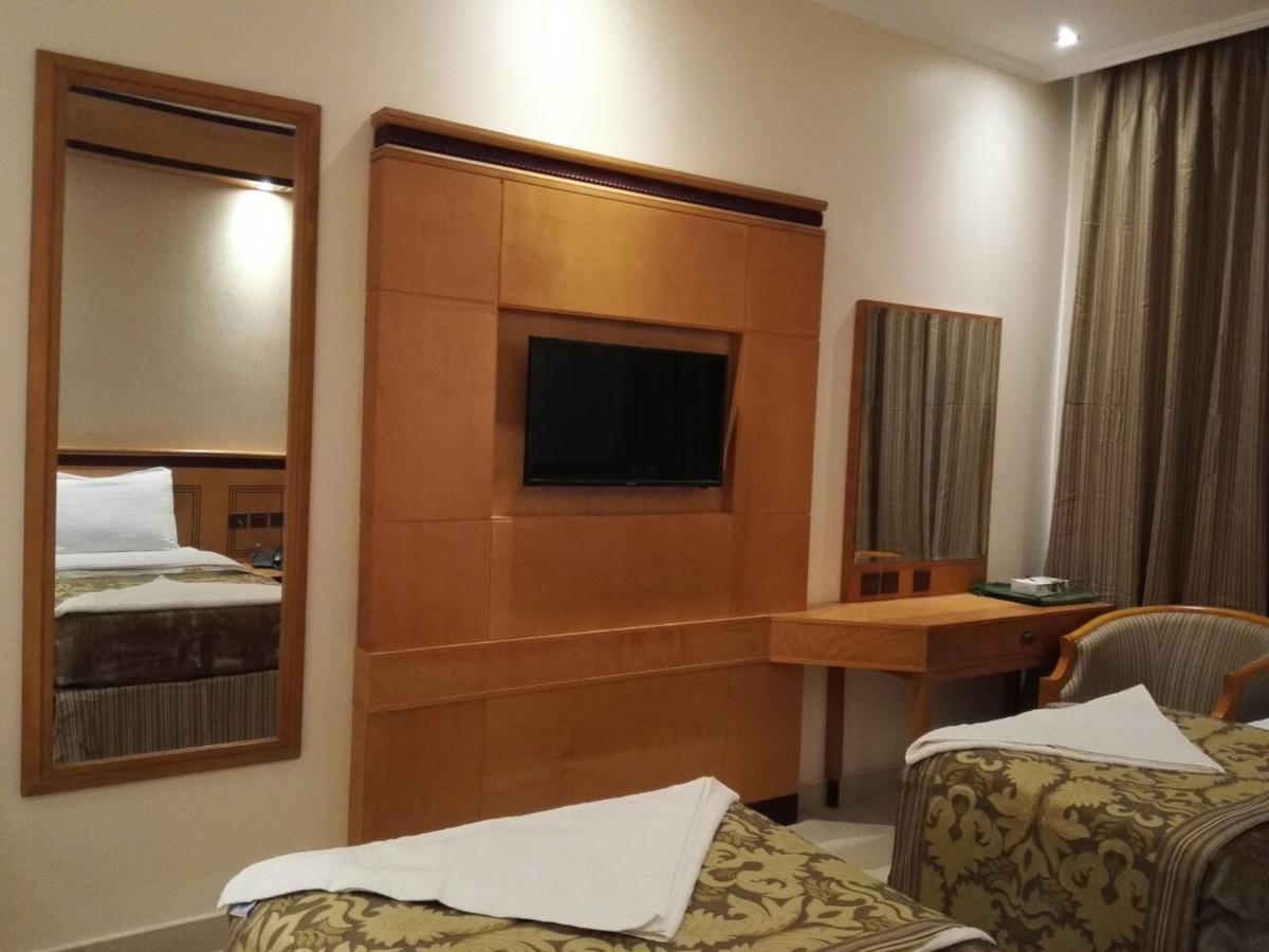 Hotel Al Fajr Al Badea 6 3*