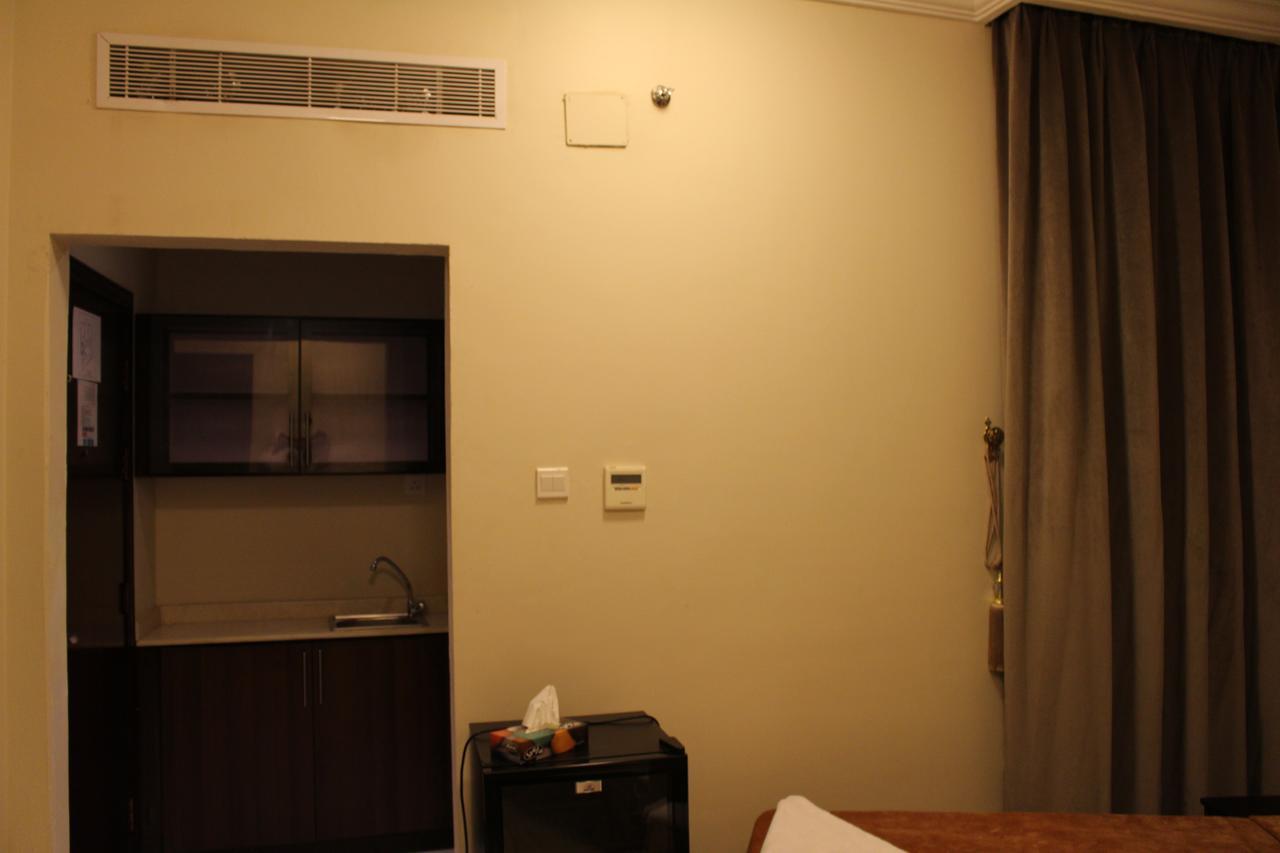 Kunuz Aloumr Hotel *