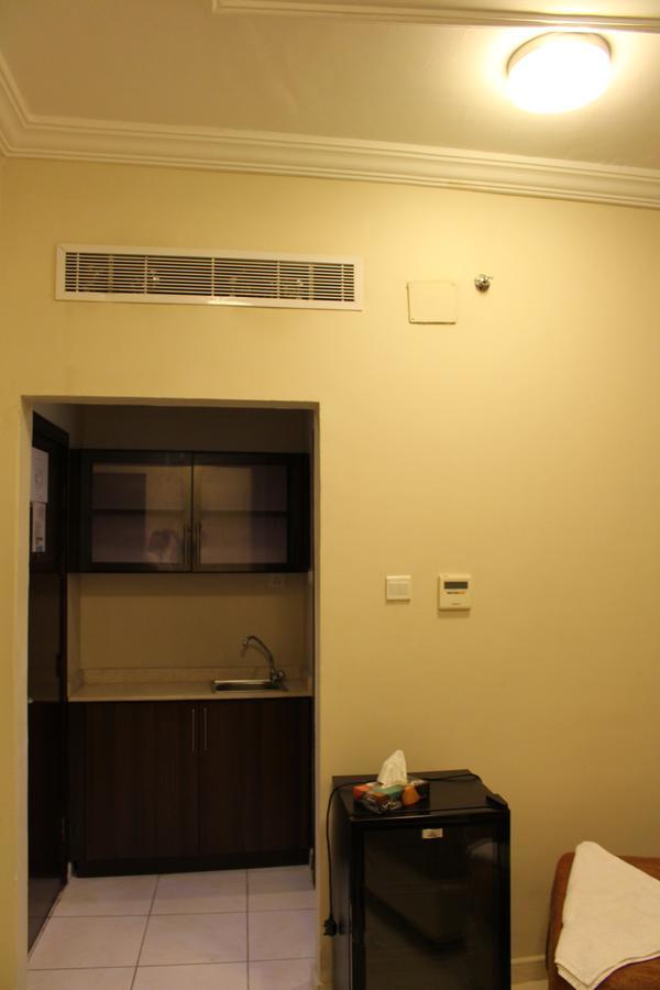 Kunuz Aloumr Hotel *
