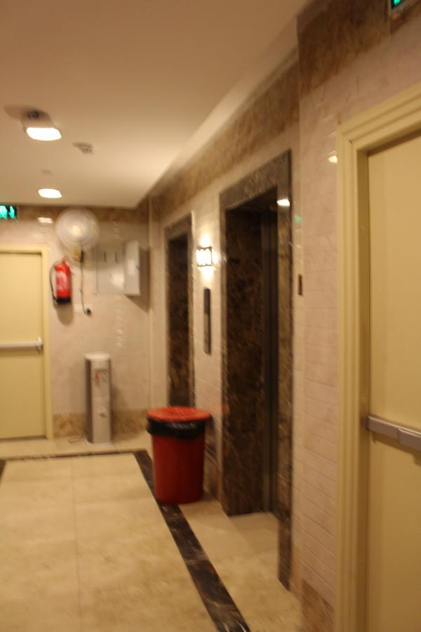 Kunuz Aloumr * Mecca