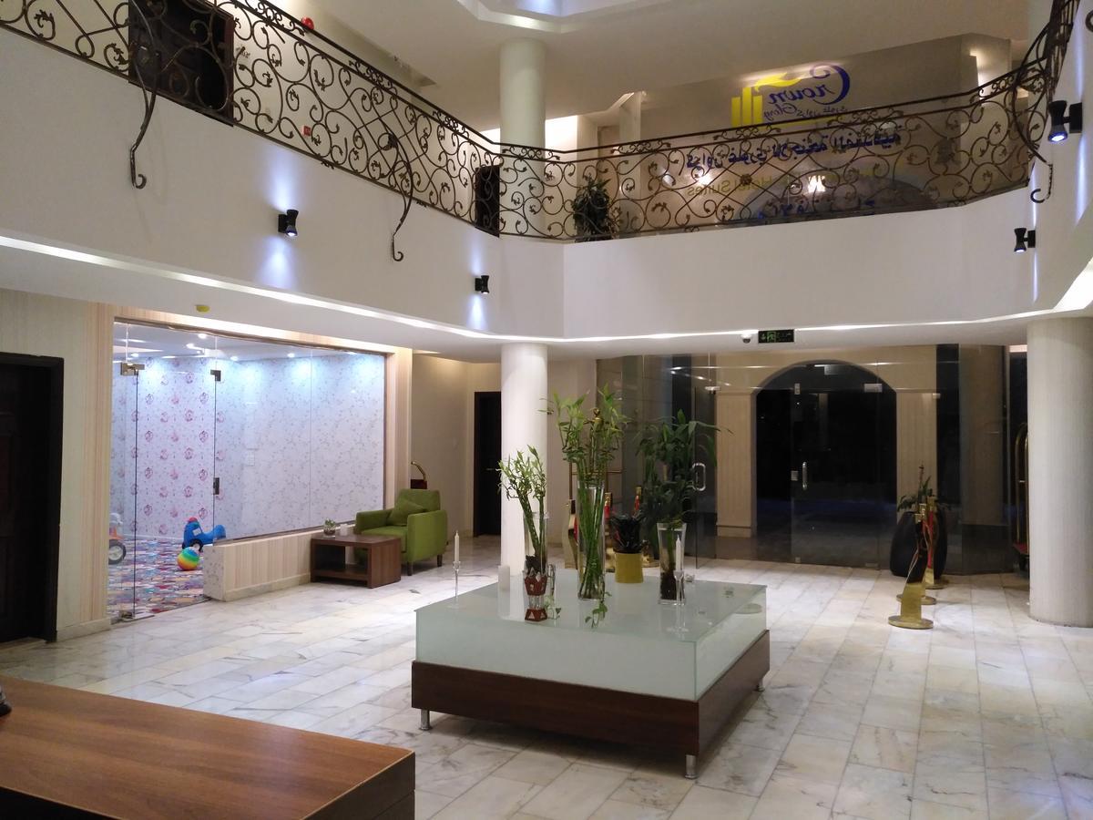 Crown Glory Suites Aparthotel