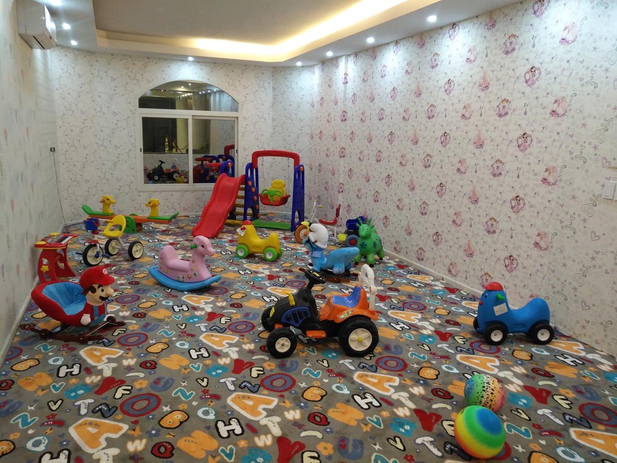 Crown Glory Suites Aparthotel