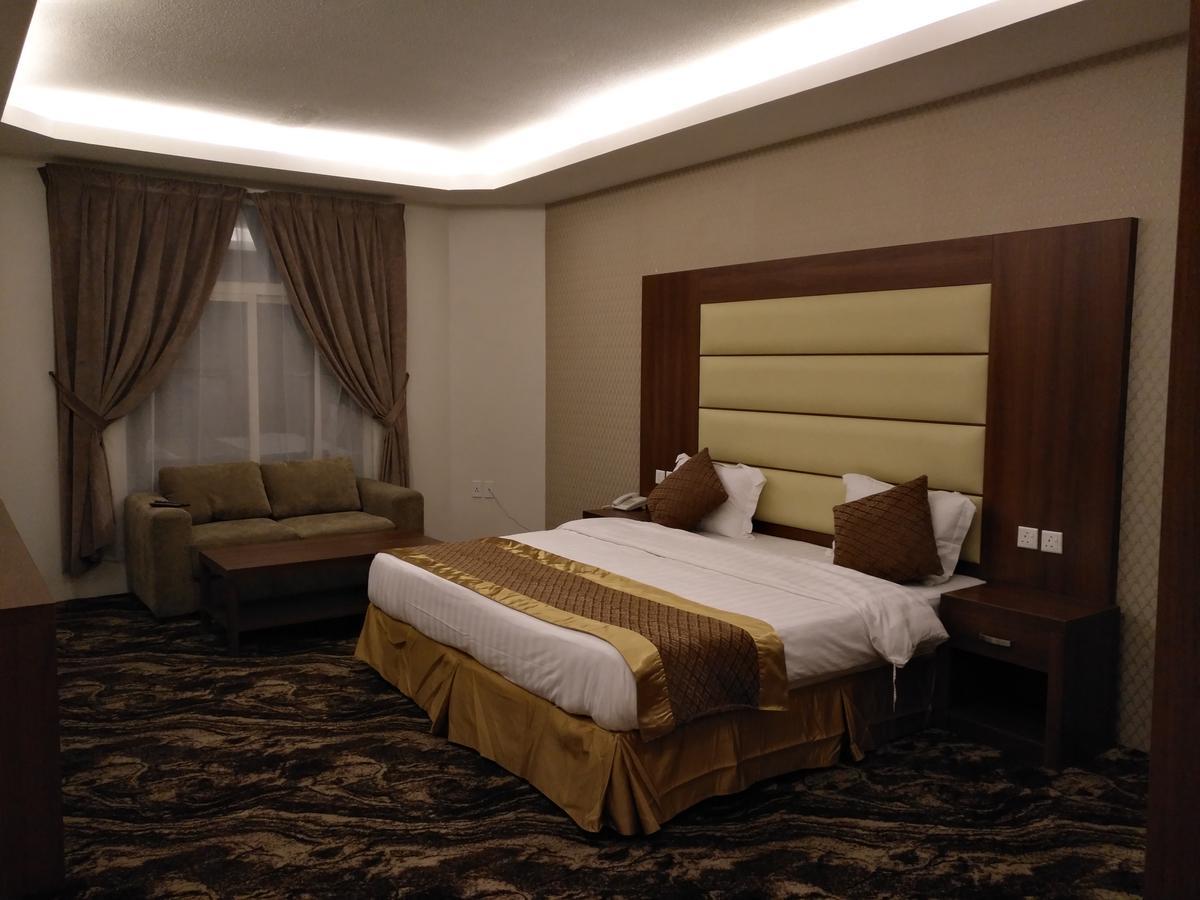 Aparthotel Crown Glory Suites