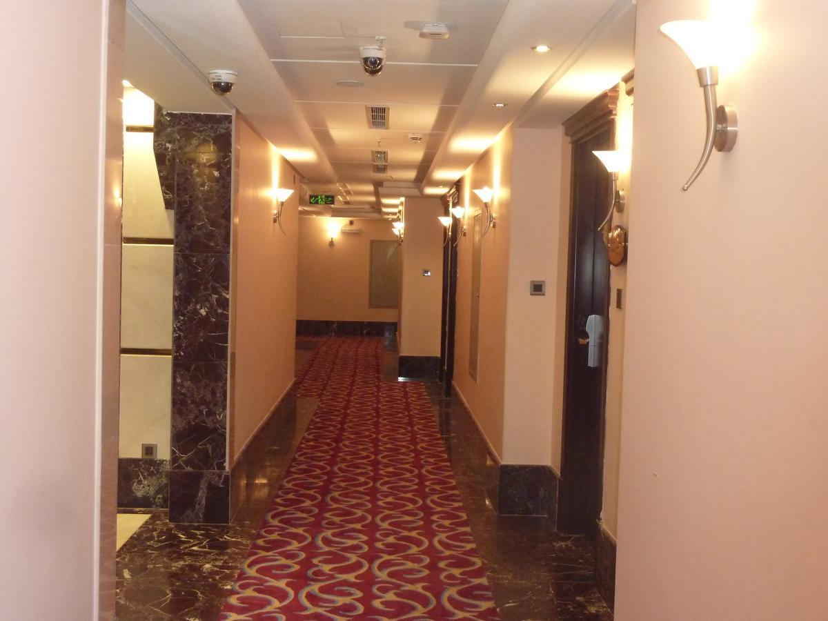 Al Waleed Tower 3*