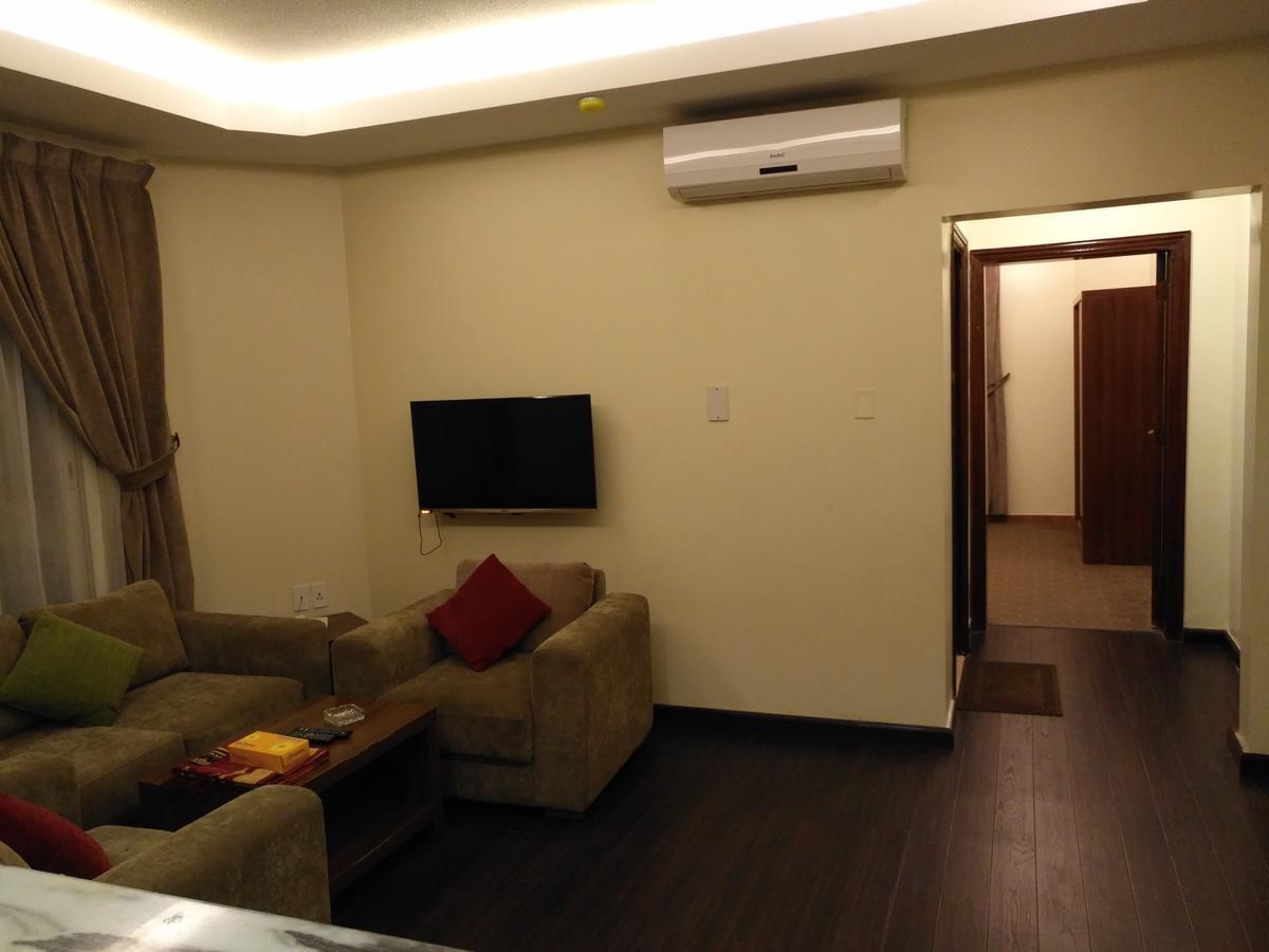 Aparthotel Crown Glory Suites
