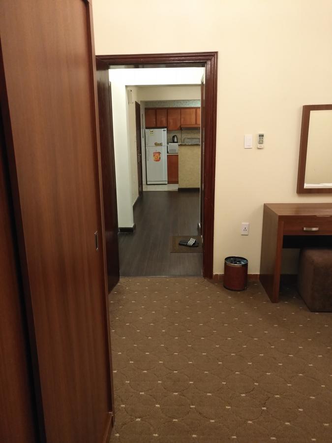 Crown Glory Suites Aparthotel