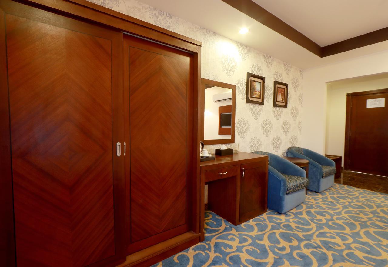 Burj Al Saif Hotel 3*