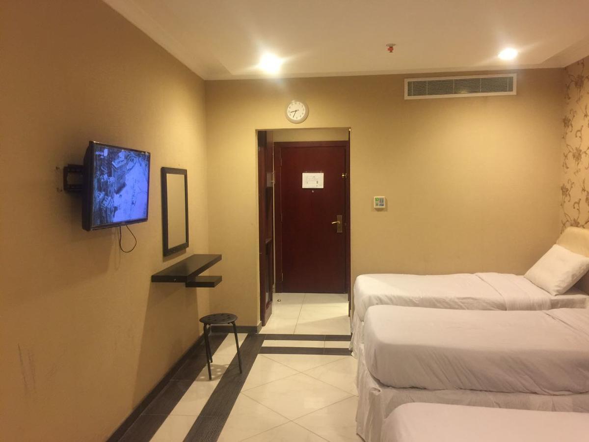 Aram Almasi Hotel *