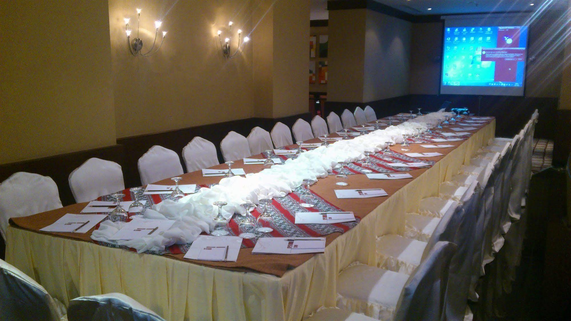 Al Jaad Mahbas Hotel 3*