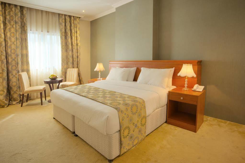 Barakat Burhan 4*