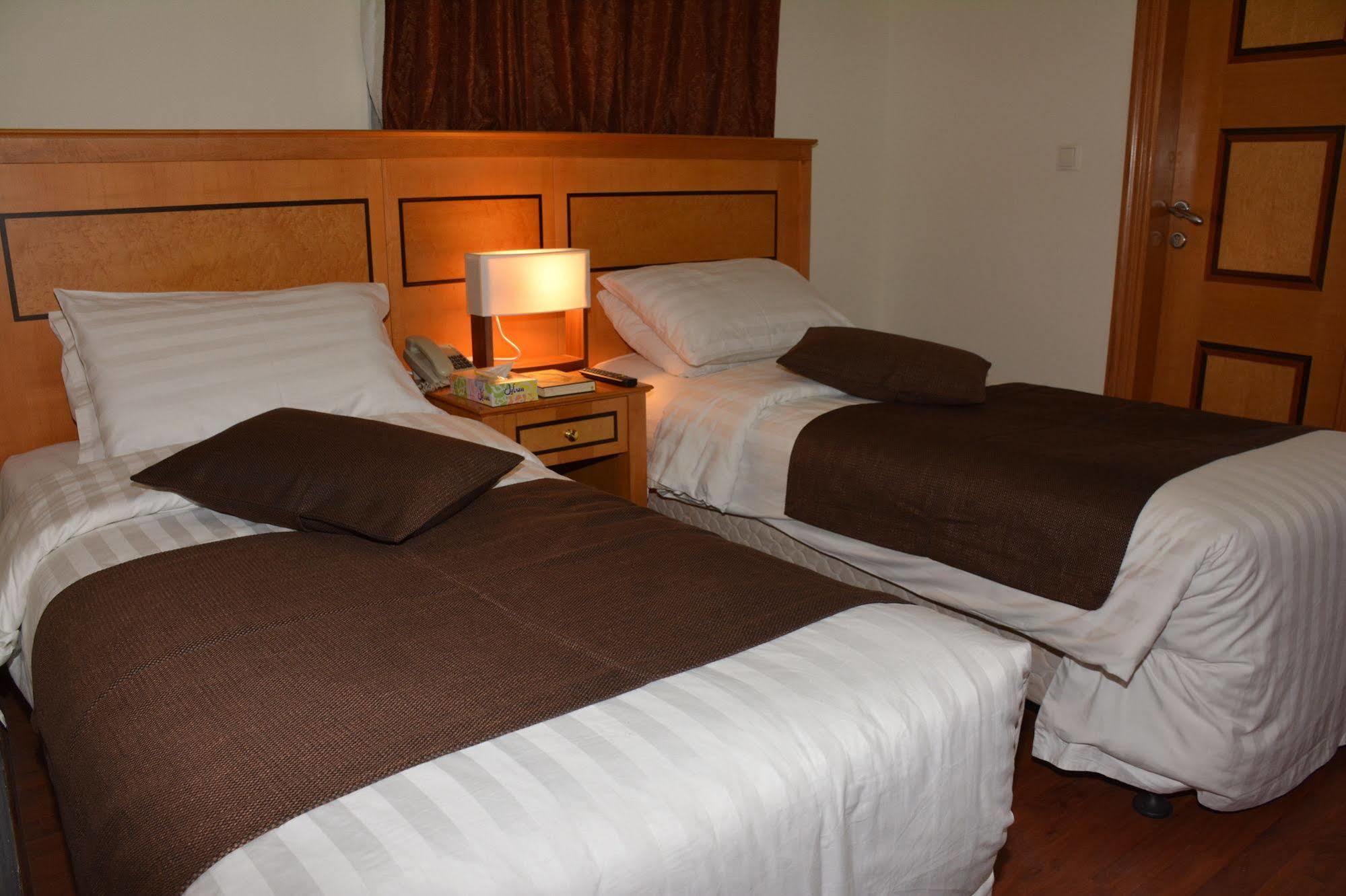 Al Thuria Grand 3*