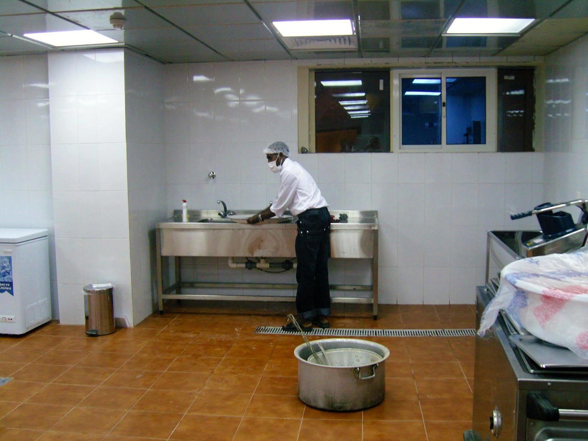 Qasr Al Azizia Hotel 3*