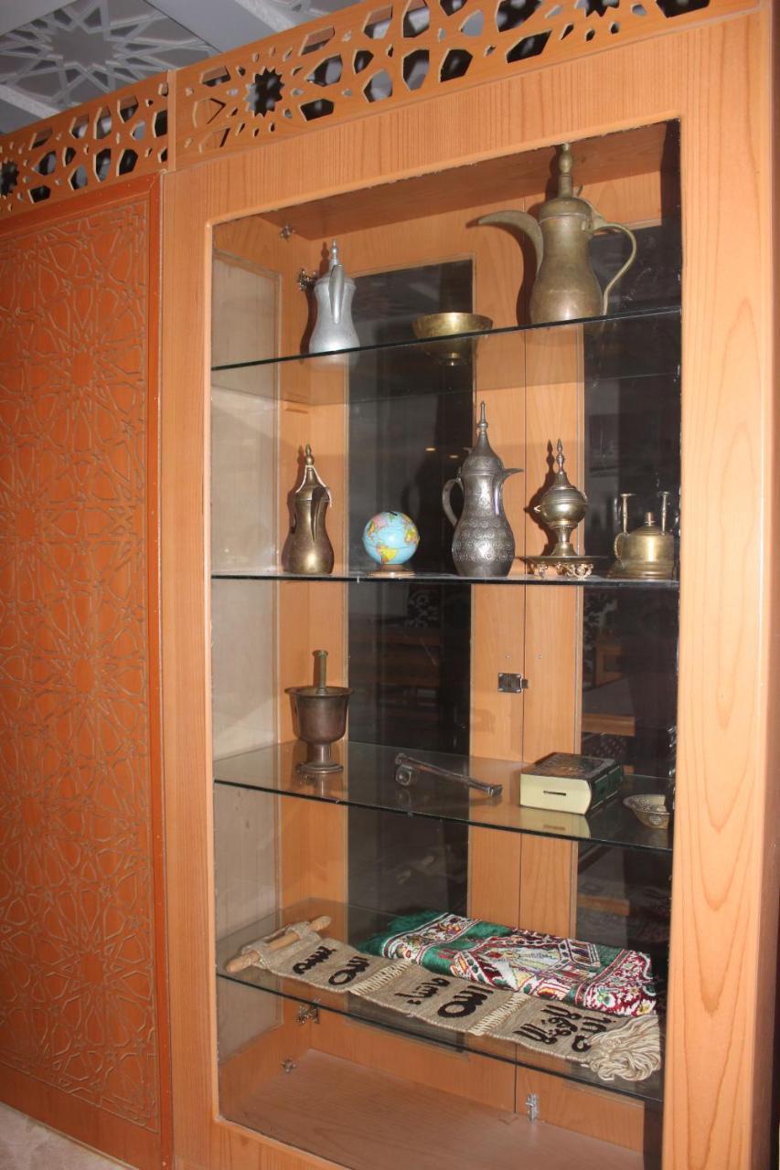 Roshan Aldar Faqeeh Mecca