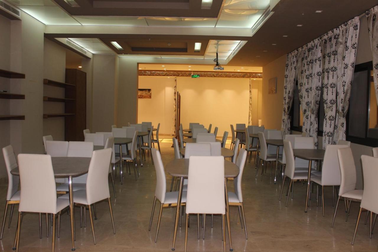 Roshan Aldar Faqeeh Mecca