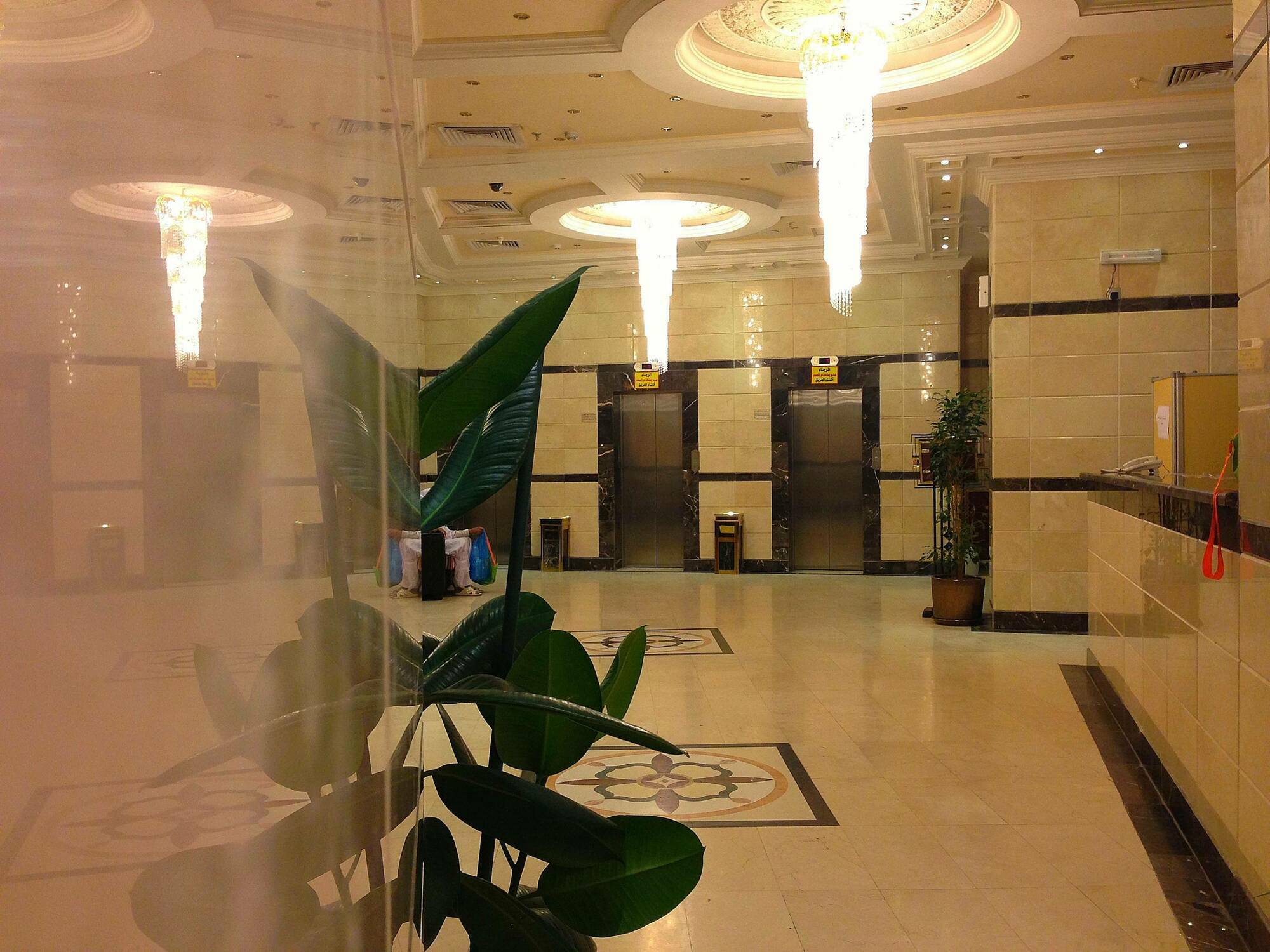 Hotel Qasr Al Azizia 3*