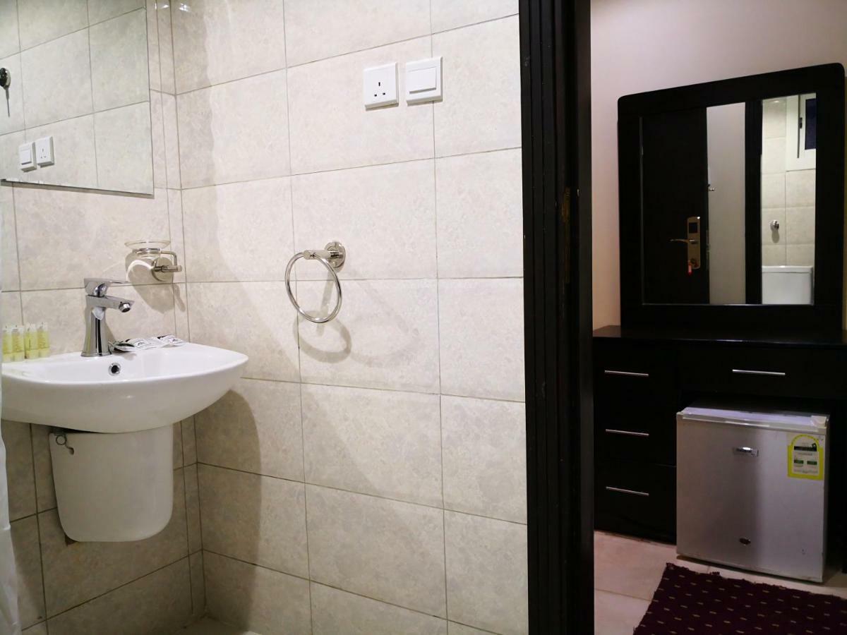 Concrete Al Dana Hotel *