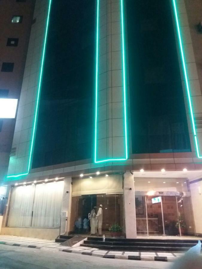 Sarah Al Oroubah Mecca
