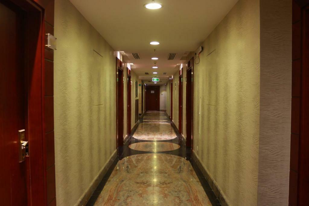 Aram Almasi Hotel *