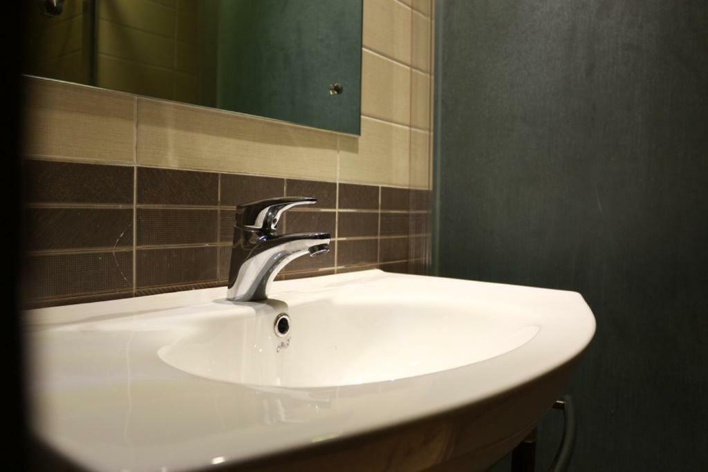 Hotel Aram Almasi Hotel *
