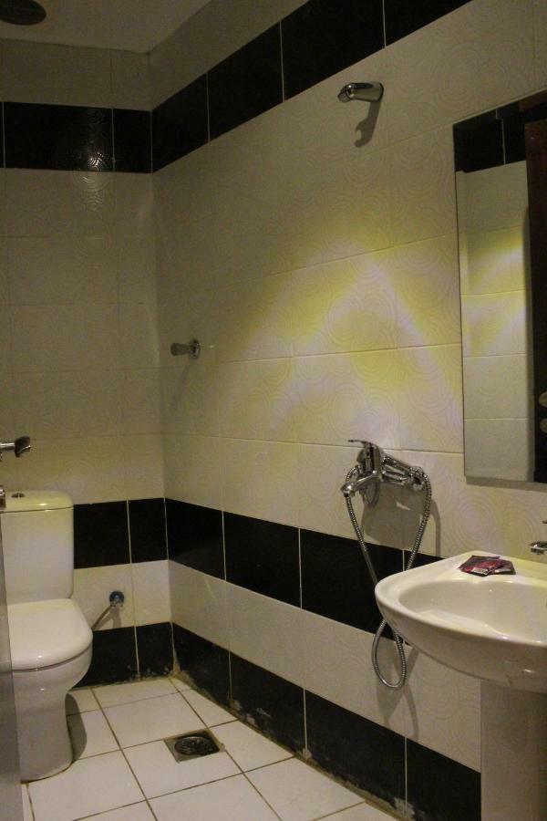 Kunuz Aloumr Hotel *