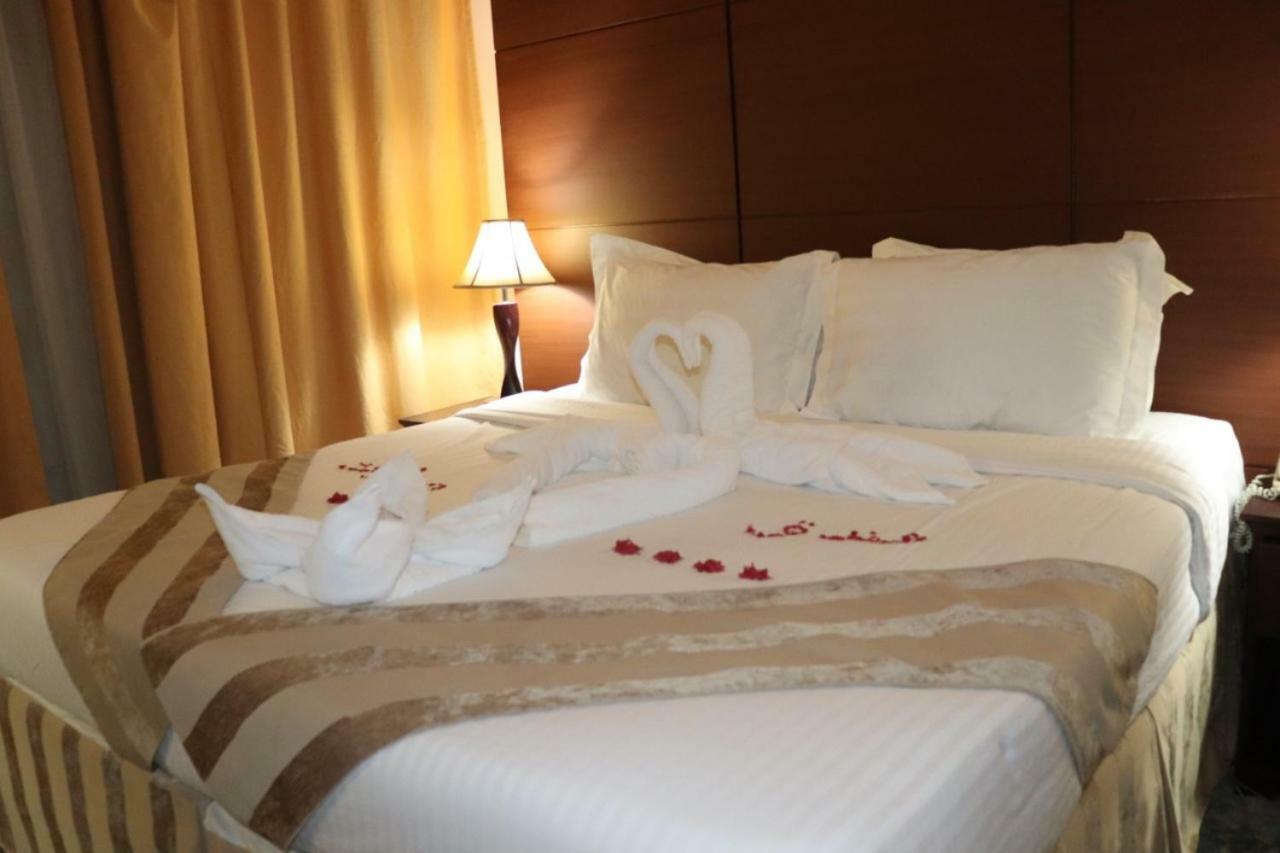 Hotel Mubarak Plaza