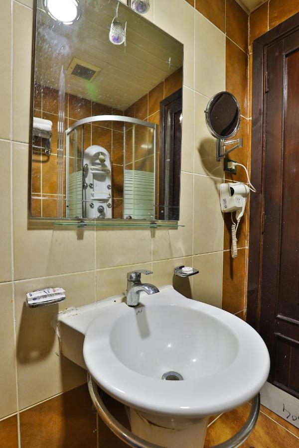 Hotel Oyo 398 Jawhart Al Quser Al Abiadh