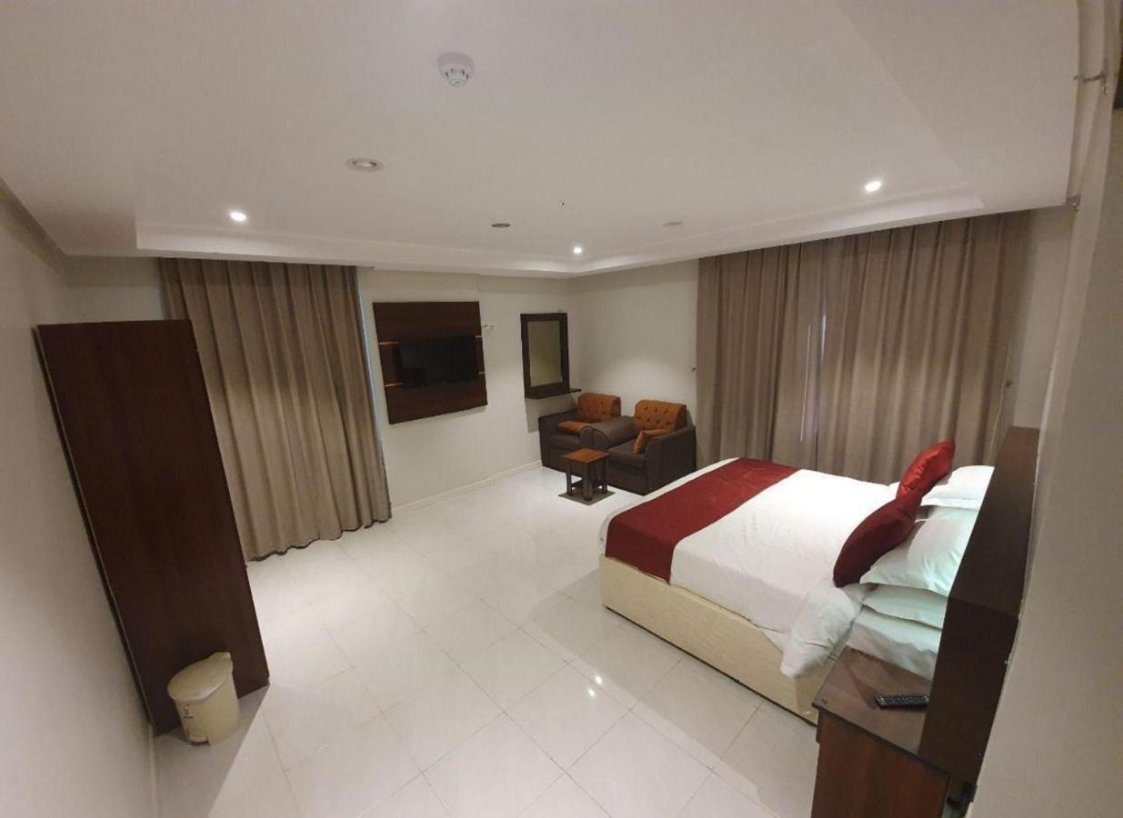 Ezwa House Hotel