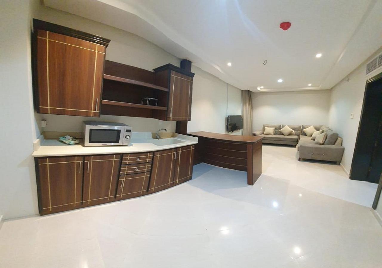 Hotel Ezwa House