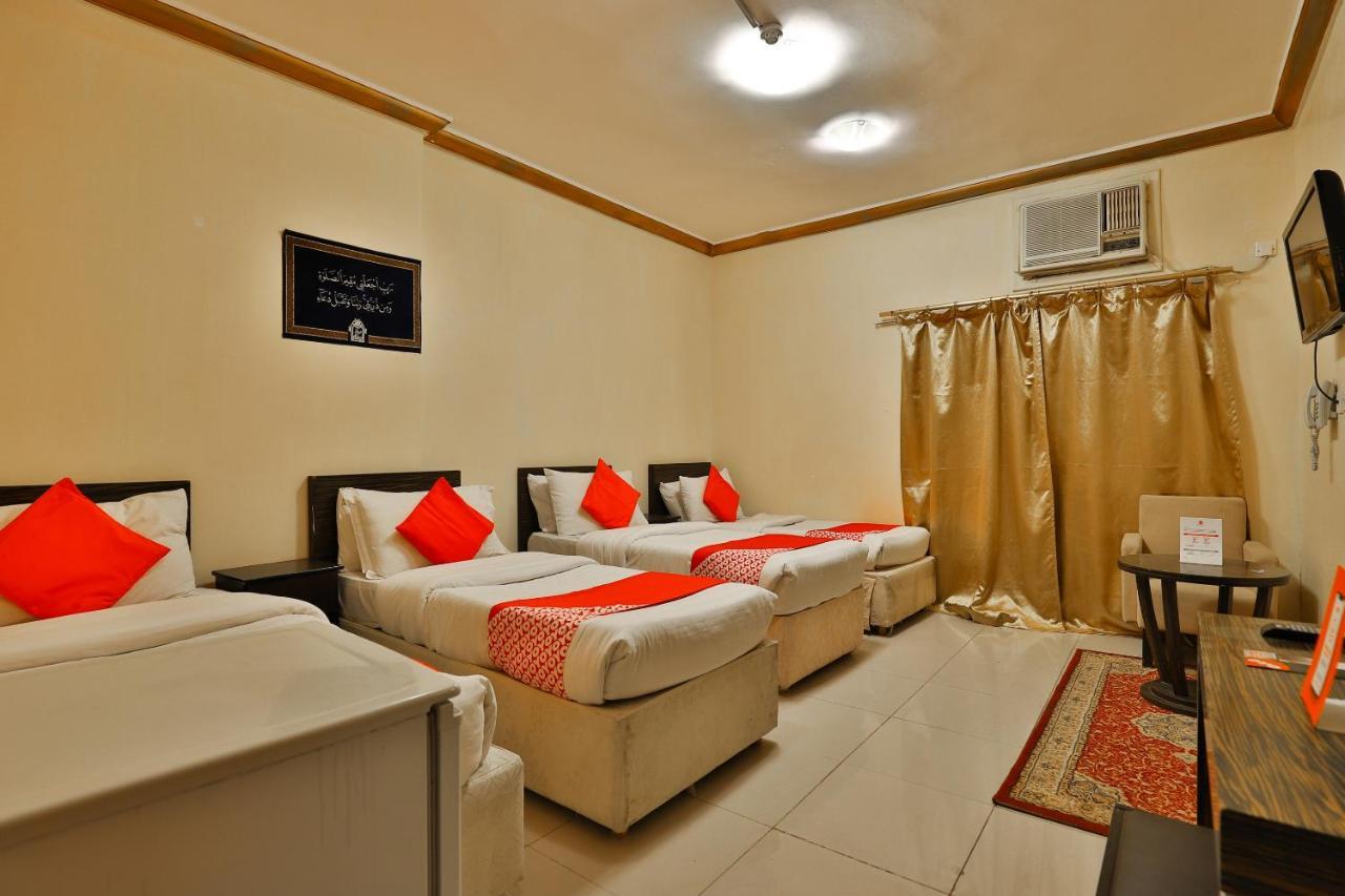 Oyo 384 Zumordat Taha Hotel