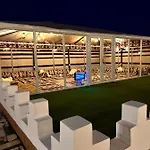 منتجع ومخيم الشداد الفاخر Ahshdad Luxury Camp & Resort