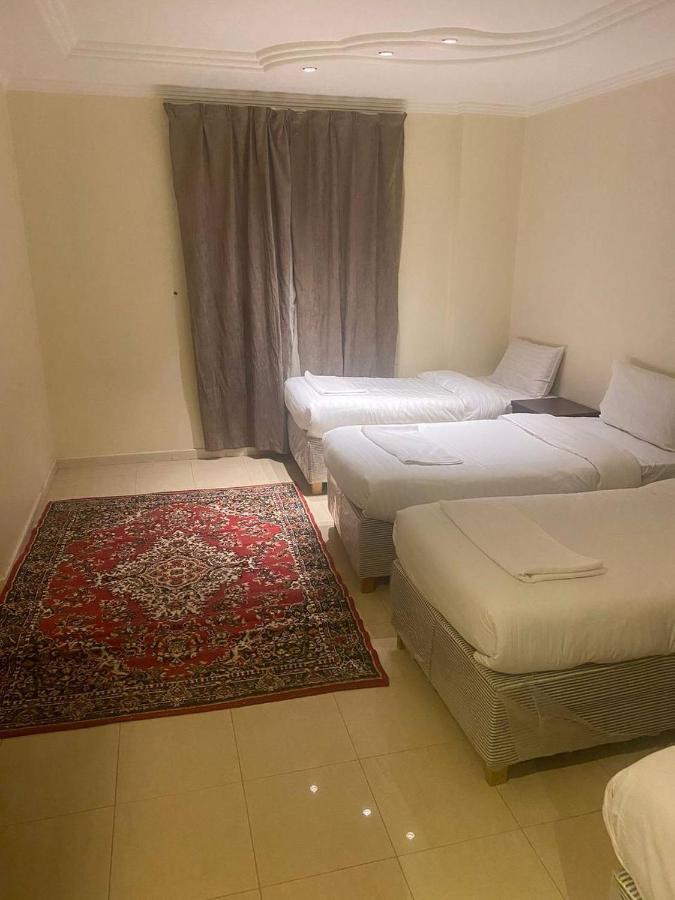 فندق الخلفاء توصيل للحرم Hotel *