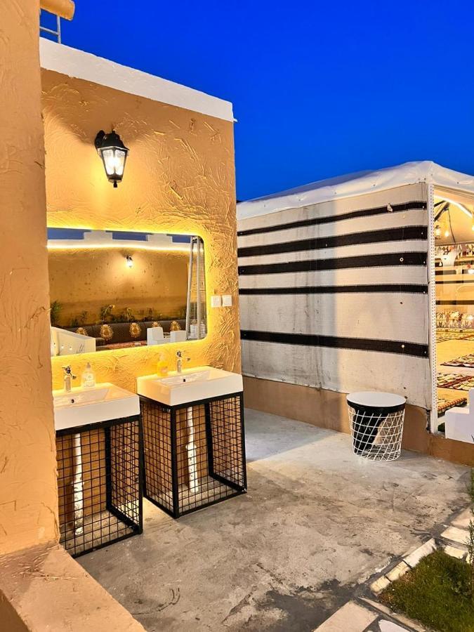 Luxury tent منتجع ومخيم الشداد الفاخر Ahshdad Luxury Camp &