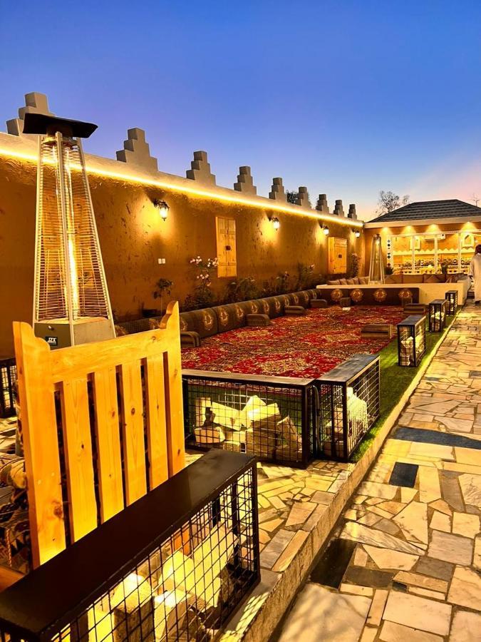 منتجع ومخيم الشداد الفاخر Ahshdad Luxury Camp & *