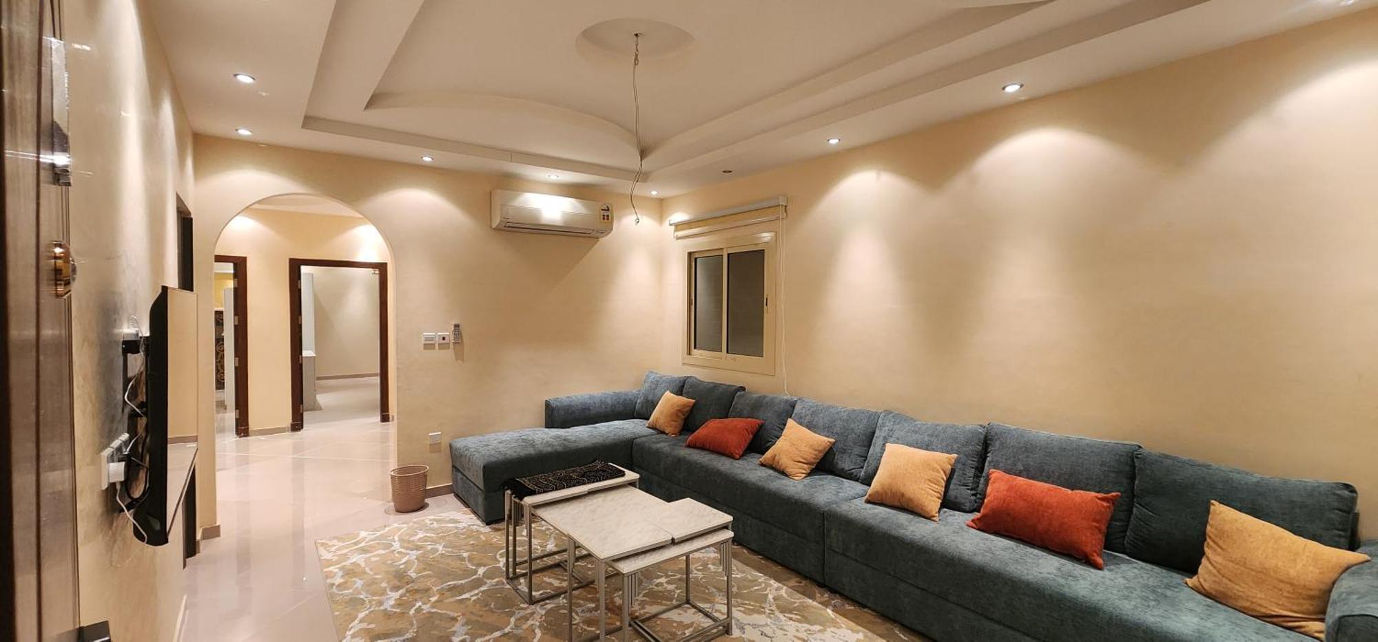 Apartment بثلاث غرف نوم وصالة