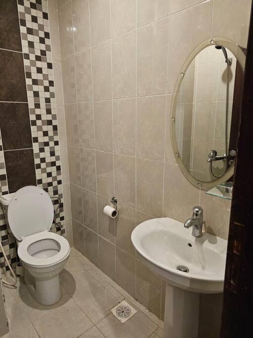 في بطحاء قريش بالقرب من الحرم في المكرمة Apartment *