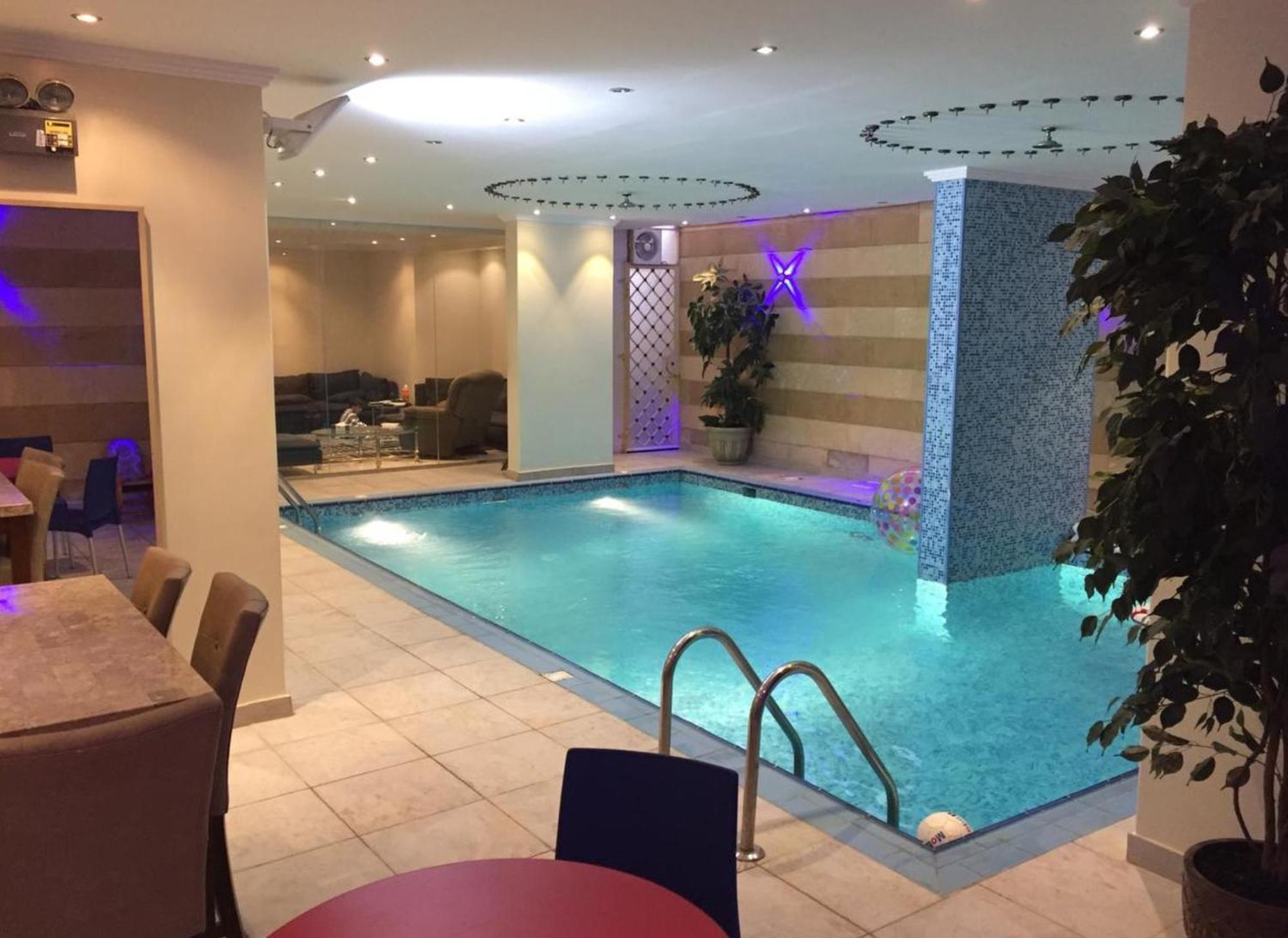 Holiday home شاليه ريلاكس سبوت الحمراء المكرمة Relax Spot Al-hamra *