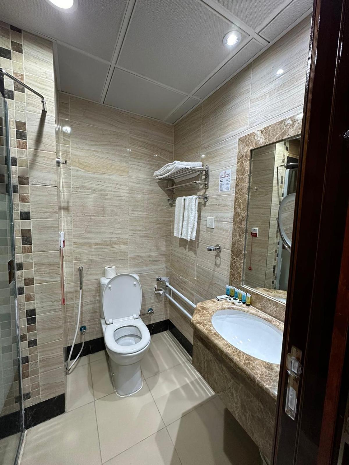Hotel Nuzha Sqaure 3*