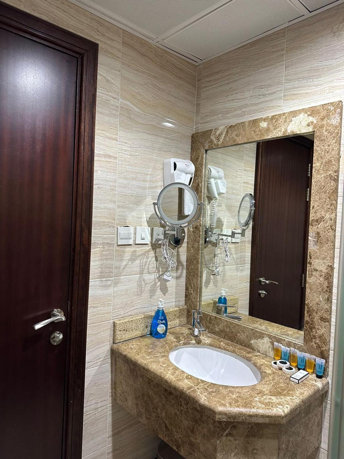 Nuzha Sqaure Hotel 3*