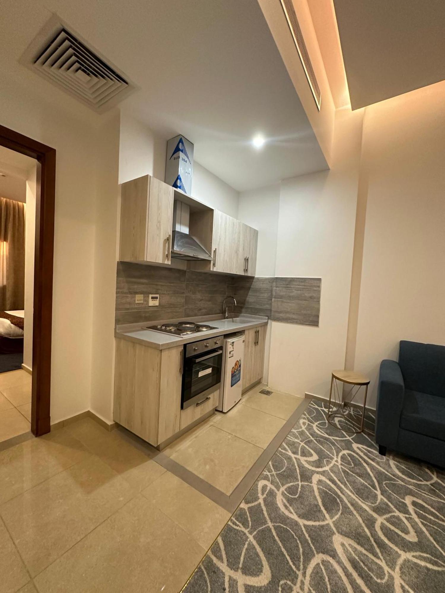Diwan Al Nuzha Serviced Apartment *