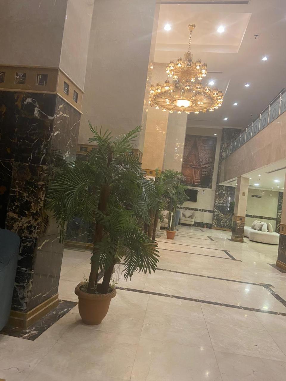 Akaber Alhyat Eltayser Hotel *