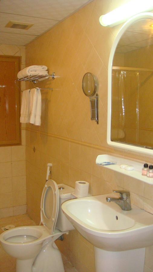 Hotel Al Fajr Al Badea 5 *