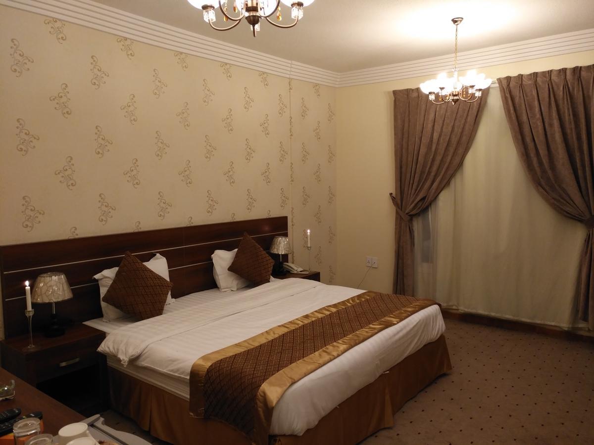 Aparthotel Crown Glory Suites 4*