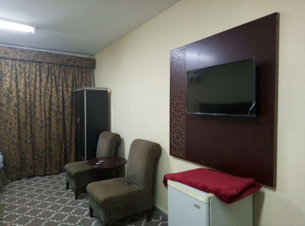 Manarat Al Hussain Hotel *