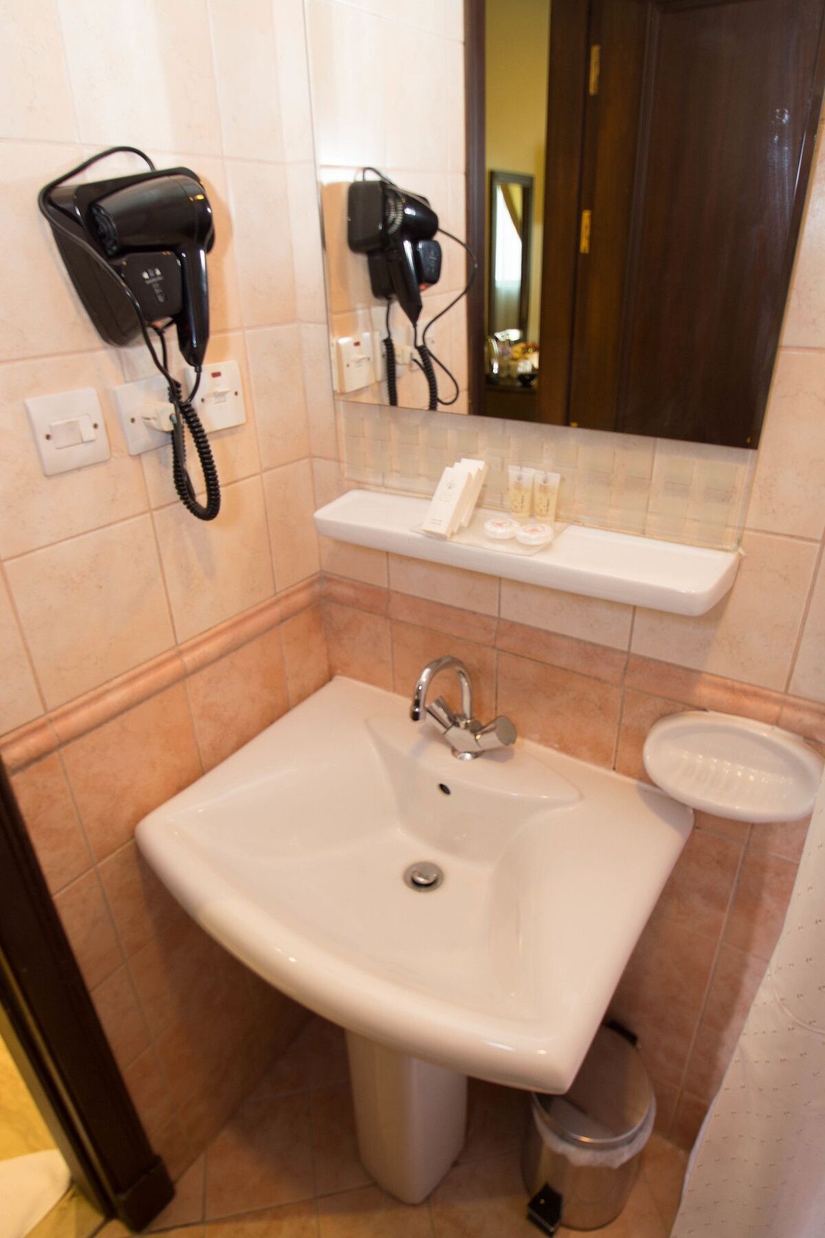 Hotel Al Nosour Al Mohajreen 3*